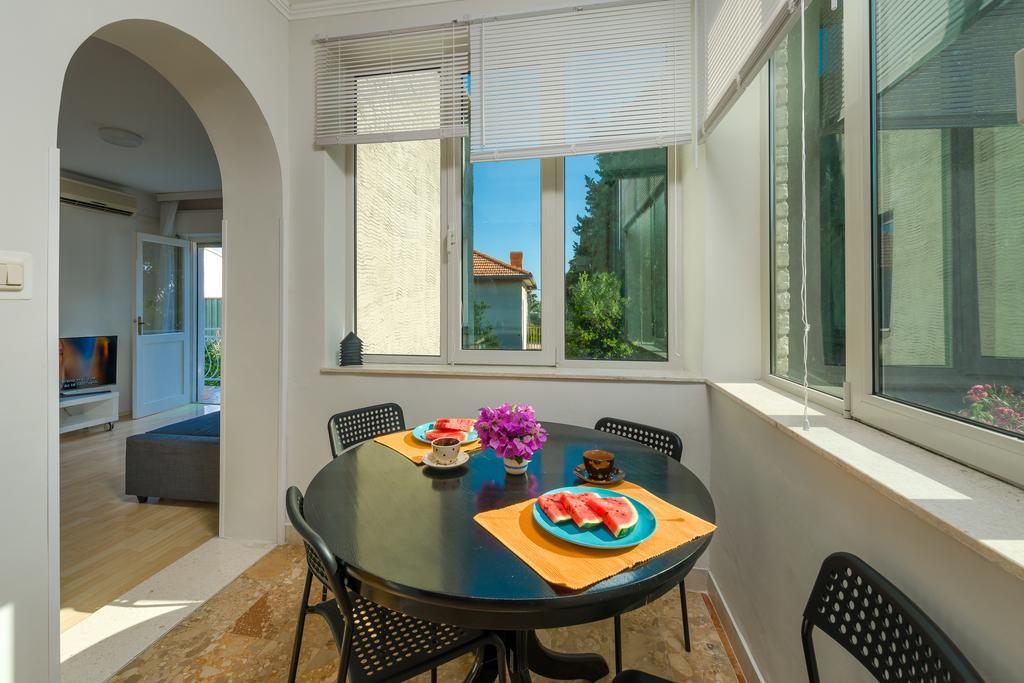 Garden Apartment Kastela Room photo