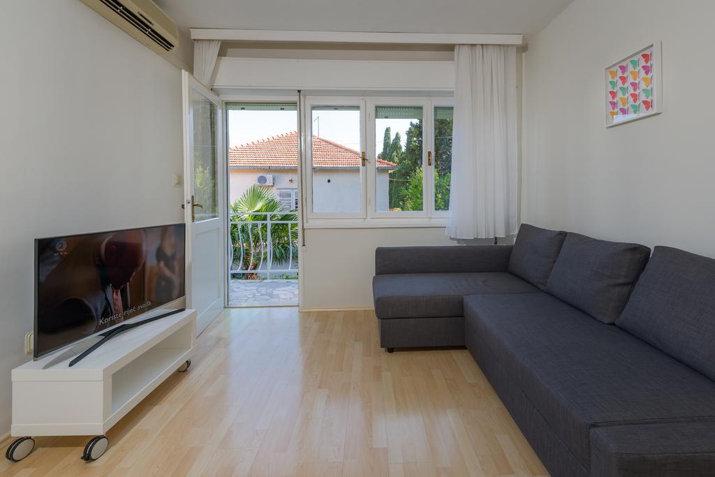 Garden Apartment Kastela Room photo